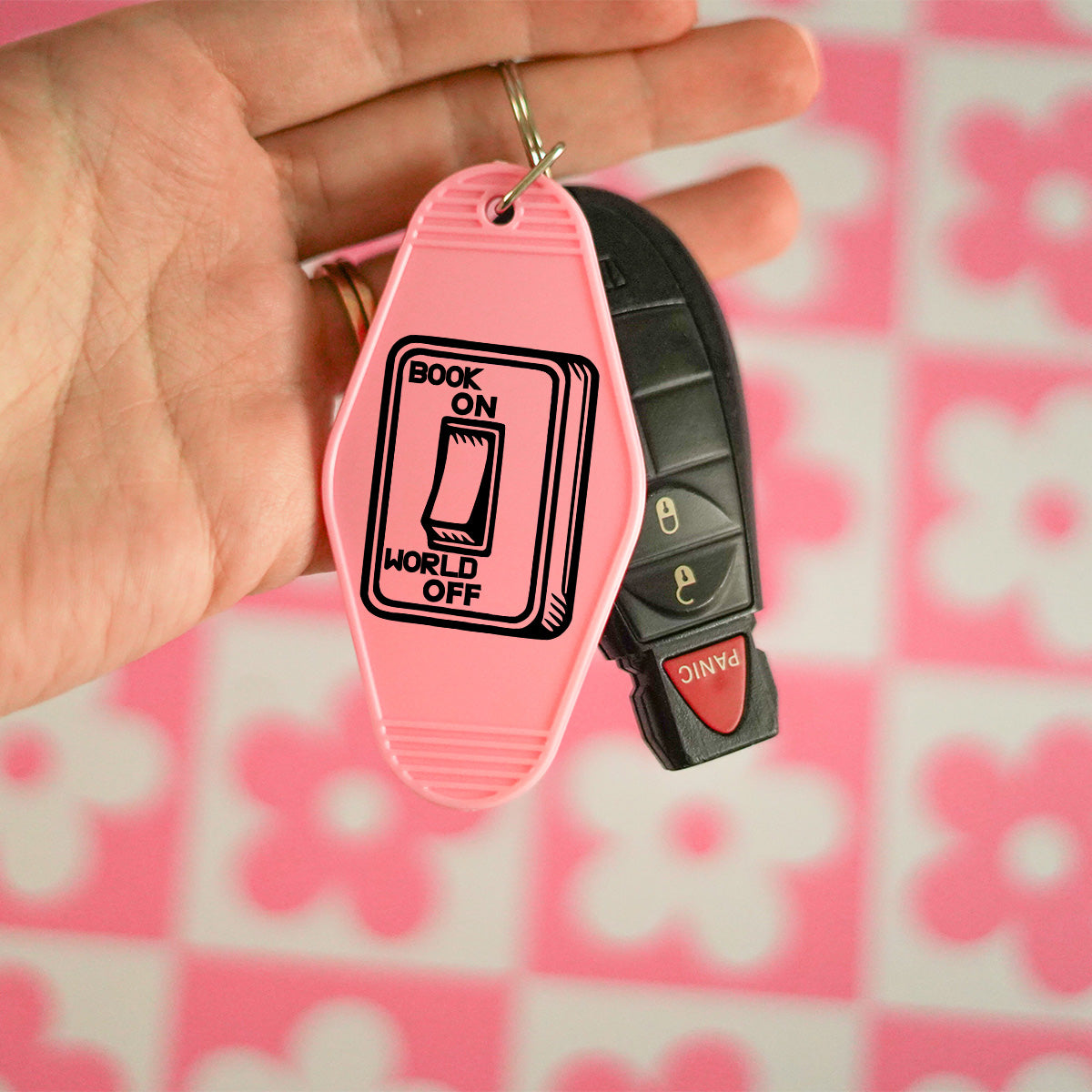 Porte-clé Book: On     Word: Off